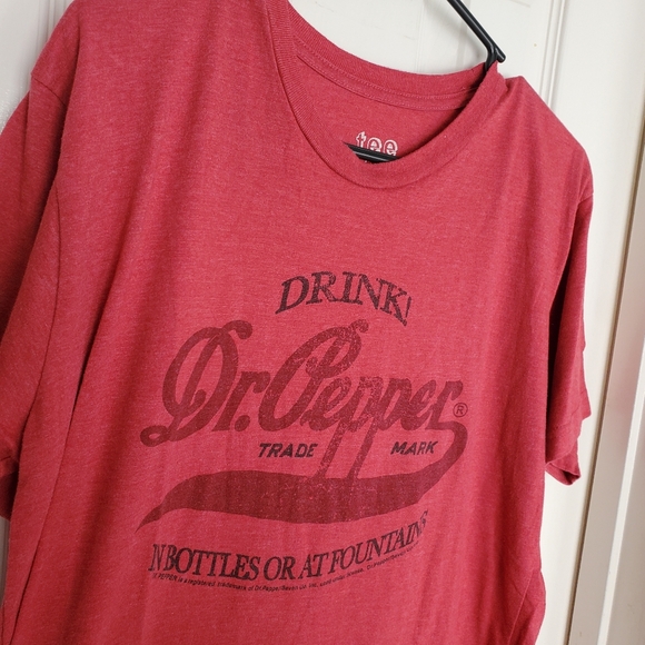 Dr Pepper Red Graphic T-Shirt Vintage Inspired Soft SZ:M - Picture 1 of 4